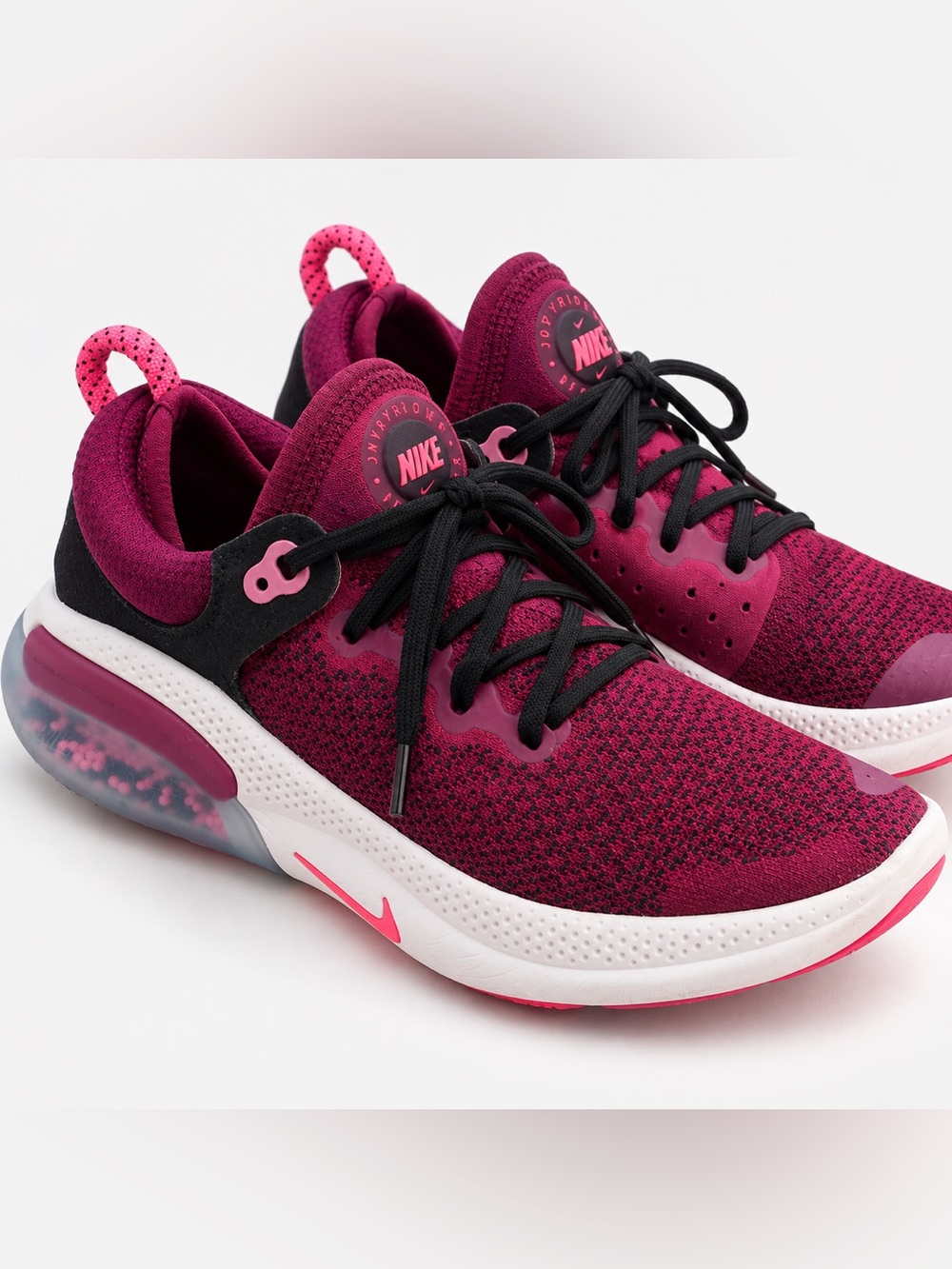 Nike woman Joyride Run Low Top running sneakers Burgundy & Pink 10